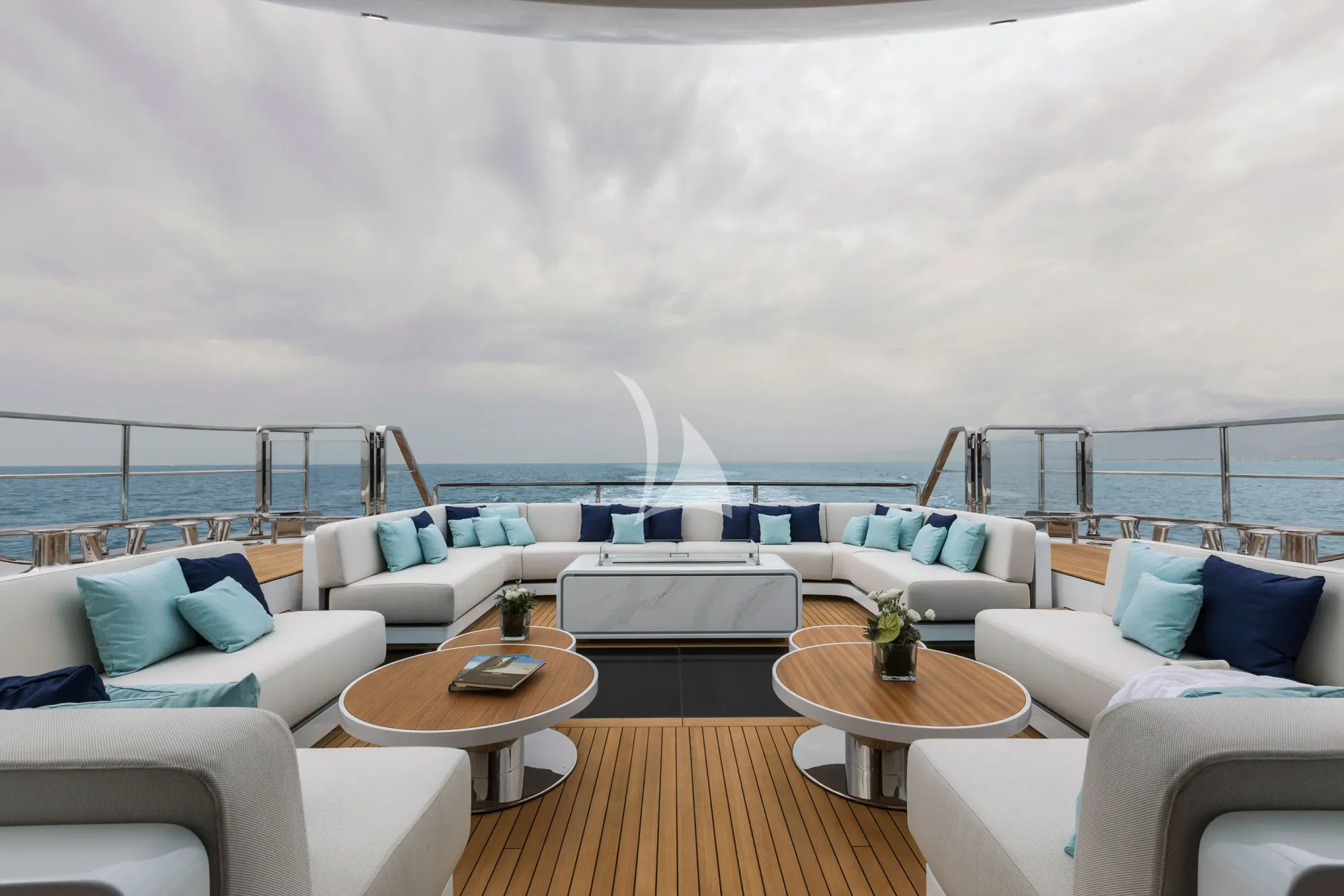 Charter Yacht MAVERICK - Mangusta Oceano 50 - 6 Cabins - Nassau - Exumas - Bahamas
