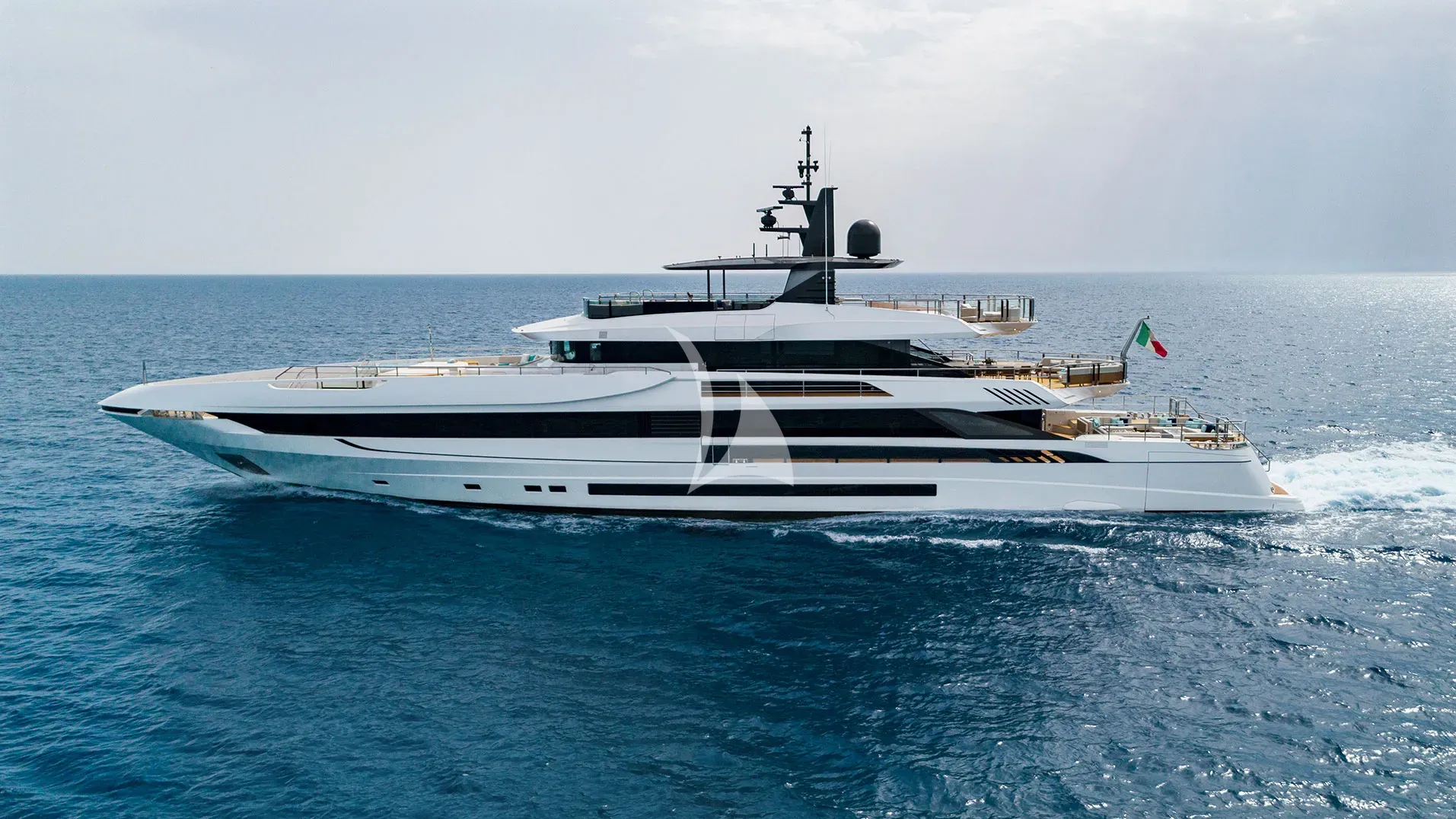 Charter Yacht MAVERICK - Mangusta Oceano 50 - 6 Cabins - Nassau - Exumas - Bahamas