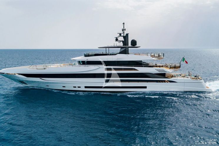 Charter Yacht MAVERICK - Mangusta Oceano 50 - 6 Cabins - Nassau - Exumas - Bahamas