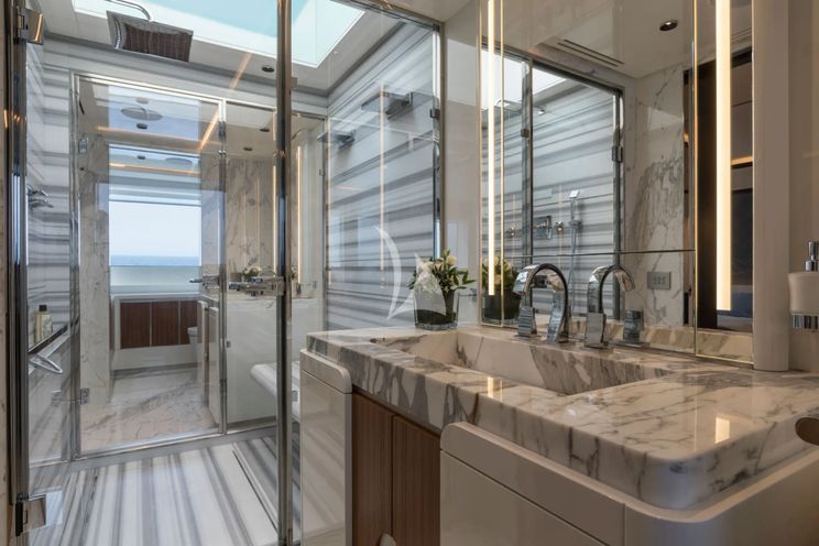 Charter Yacht MAVERICK - Mangusta Oceano 50 - 6 Cabins - Nassau - Exumas - Bahamas