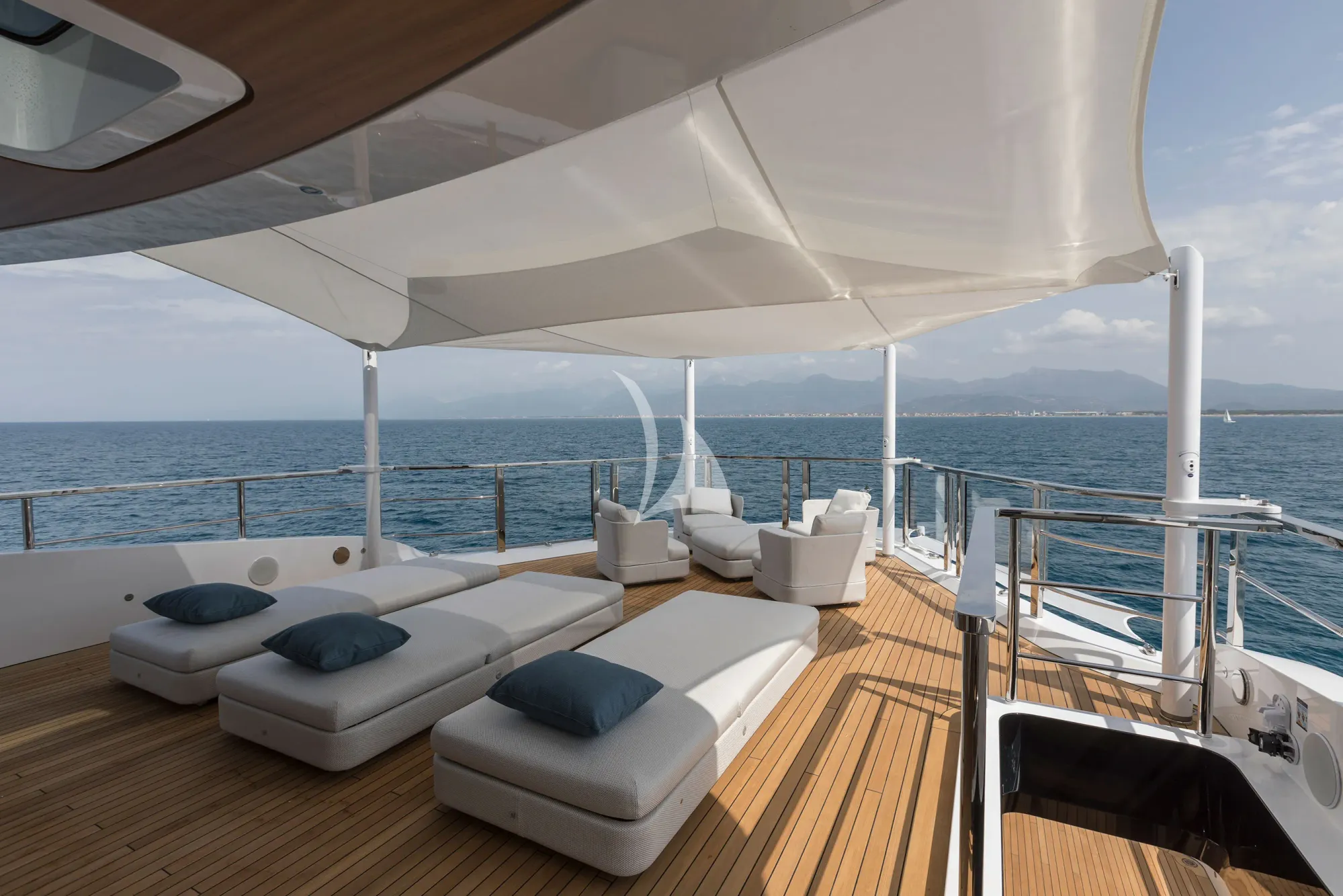 Charter Yacht MAVERICK - Mangusta Oceano 50 - 6 Cabins - Nassau - Exumas - Bahamas