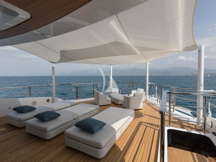 MAVERICK Mangusta Oceano 50 - sun deck sun beds MAVERICK Mangusta Oceano 50 - sun deck sun beds