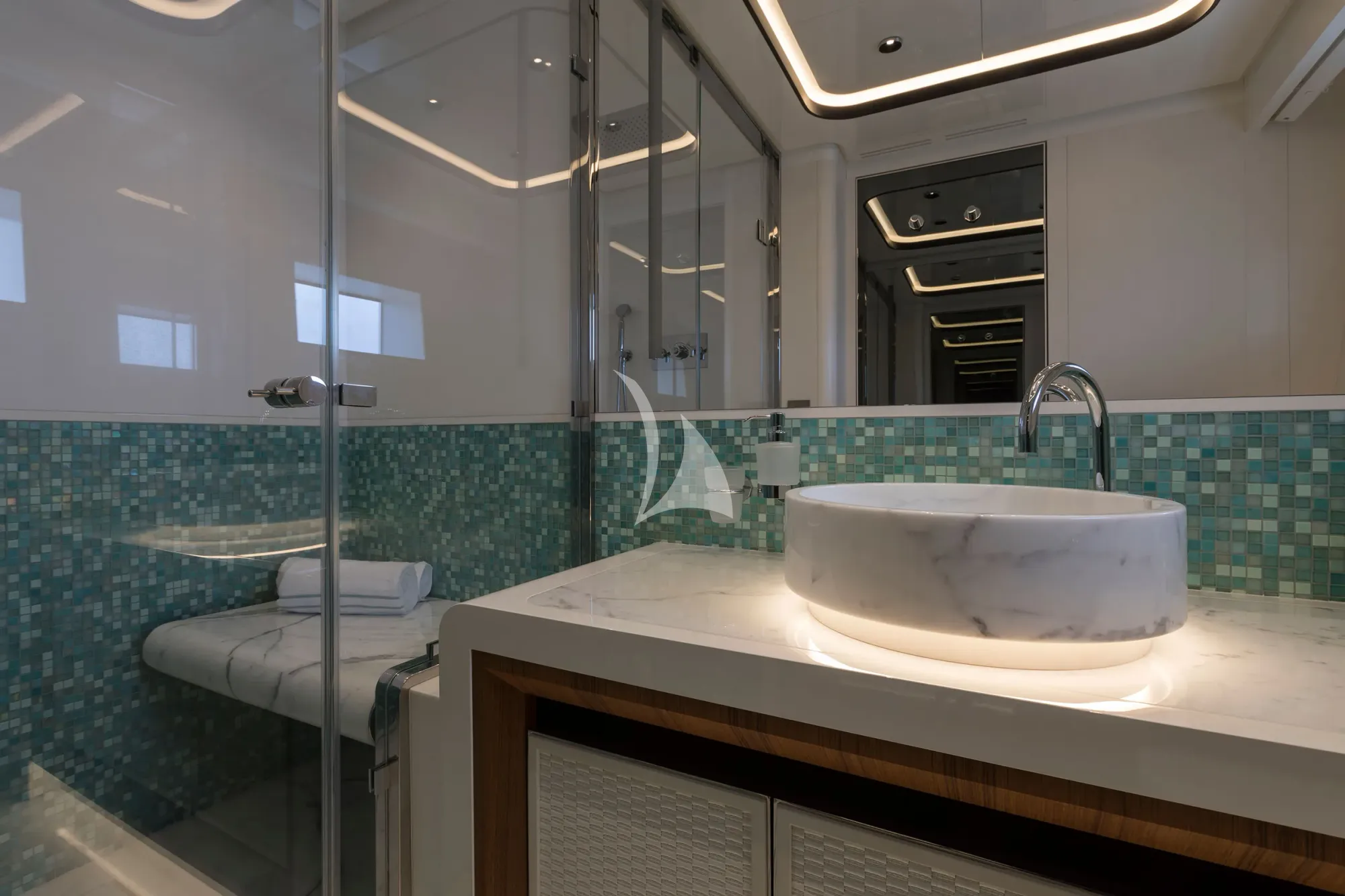 Charter Yacht MAVERICK - Mangusta Oceano 50 - 6 Cabins - Nassau - Exumas - Bahamas