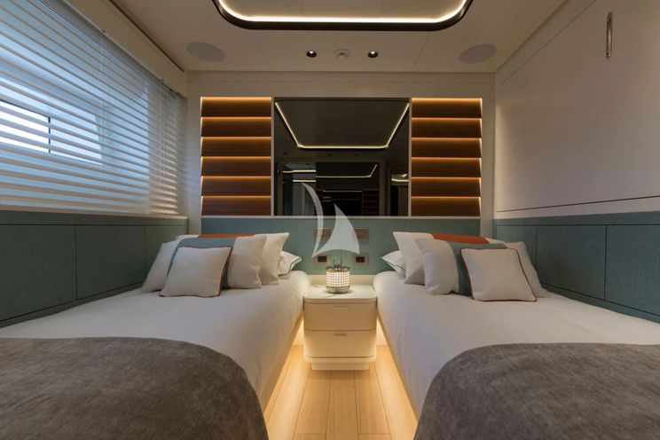 Charter Yacht MAVERICK - Mangusta Oceano 50 - 6 Cabins - Nassau - Exumas - Bahamas