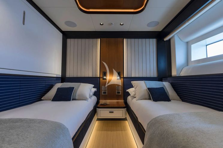 Charter Yacht MAVERICK - Mangusta Oceano 50 - 6 Cabins - Nassau - Exumas - Bahamas