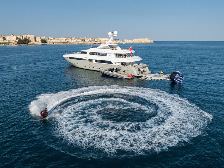 MAXIMILIAN MMIV Sunrise 45 - water sports MAXIMILIAN MMIV Sunrise 45 - water sports