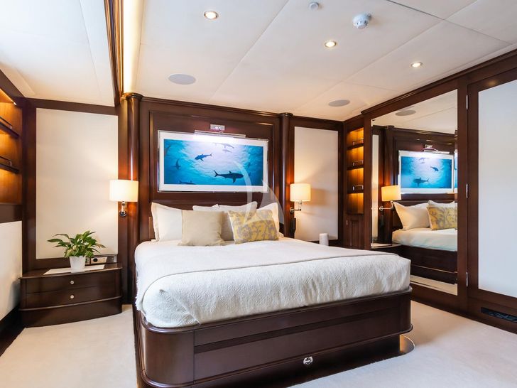MAXIMILIAN MMIV Sunrise 45 VIP cabin 2 MAXIMILIAN MMIV Sunrise 45 VIP cabin 2