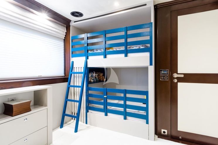 Charter Yacht MAXIMILIAN MMIV - Sunrise 45 - 5 Cabins - Athens - Mykonos - Paros - Cyclades - Greece