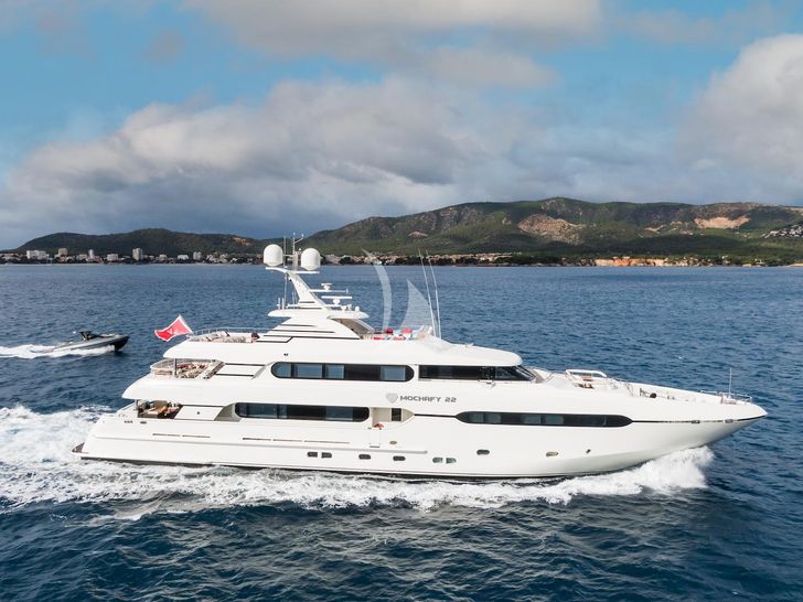 MAXIMILIAN MMIV Sunrise 45 cruising with tender MAXIMILIAN MMIV Sunrise 45 cruising with tender