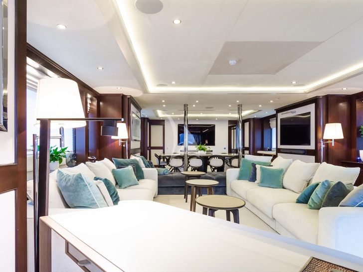 MAXIMILIAN MMIV Sunrise 45 main saloon MAXIMILIAN MMIV Sunrise 45 main saloon