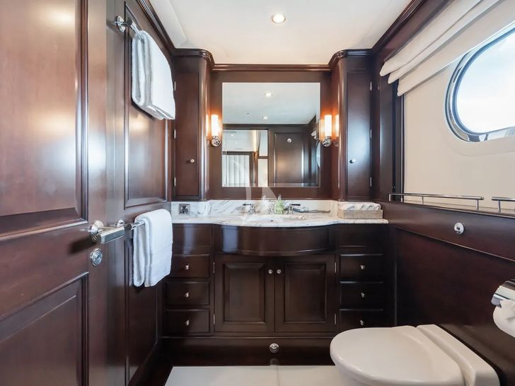 MAXIMILIAN MMIV Sunrise 45 - VIP cabin 1 bathroom MAXIMILIAN MMIV Sunrise 45 - VIP cabin 1 bathroom