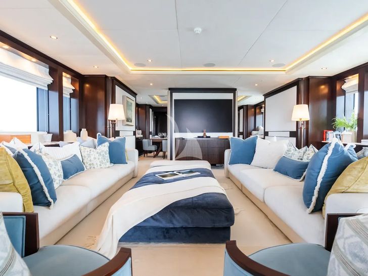 MAXIMILIAN MMIV Sunrise 45 - main saloon TV lounge MAXIMILIAN MMIV Sunrise 45 - main saloon TV lounge