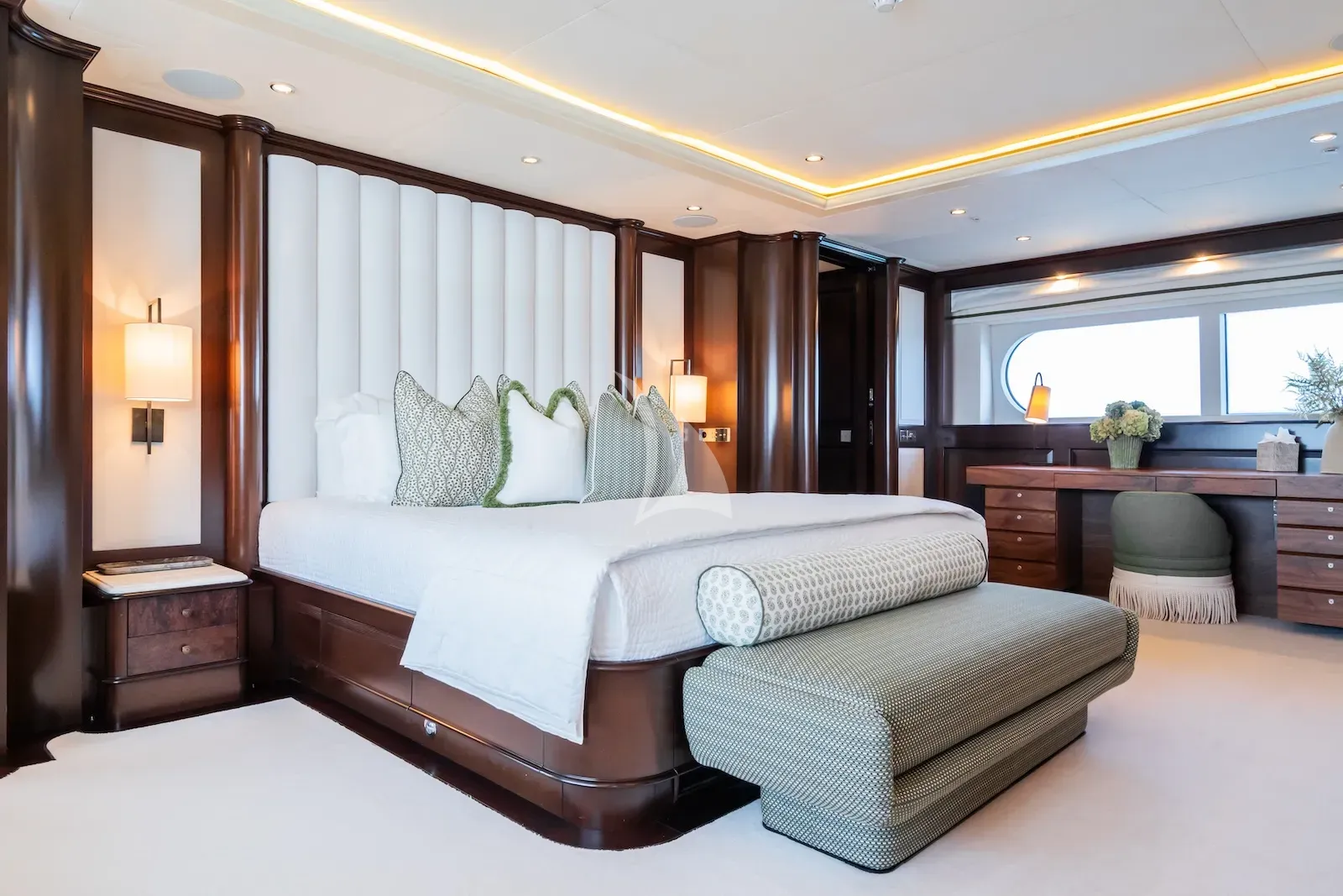 MAXIMILIAN MMIV Sunrise 45 - master cabin