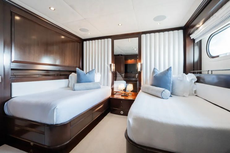 Charter Yacht MAXIMILIAN MMIV - Sunrise 45 - 5 Cabins - Athens - Mykonos - Paros - Cyclades - Greece