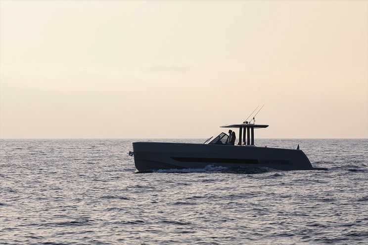 Charter Yacht MED42 - St Tropez Day Charter Yacht - Cannes - Monaco - French Riviera