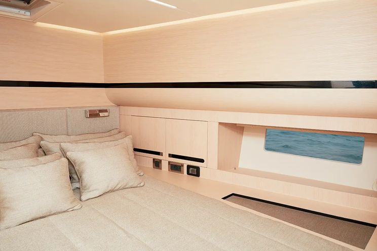 Charter Yacht MED42 - St Tropez Day Charter Yacht - Cannes - Monaco - French Riviera