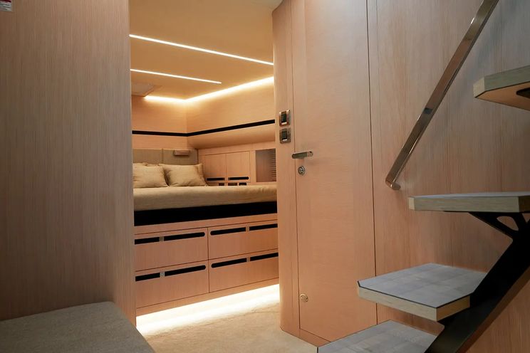 Charter Yacht MED42 - St Tropez Day Charter Yacht - Cannes - Monaco - French Riviera