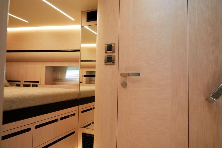 Charter Yacht MED42 - St Tropez Day Charter Yacht - Cannes - Monaco - French Riviera