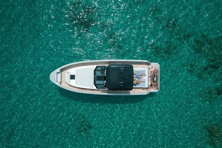 Charter Yacht MED42 - St Tropez Day Charter Yacht - Cannes - Monaco - French Riviera