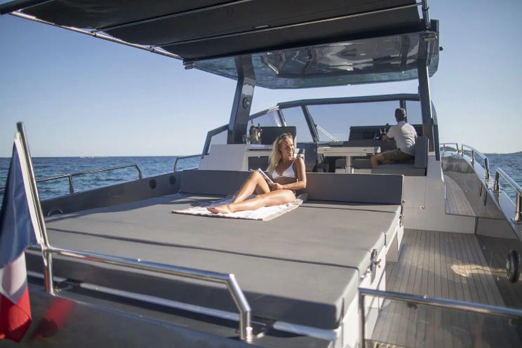 Charter Yacht SANTA MANZA - MED52 - St Tropez Day Charter Yacht - Cannes - Monaco - French Riviera