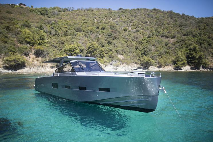 Charter Yacht SANTA MANZA - MED52 - St Tropez Day Charter Yacht - Cannes - Monaco - French Riviera