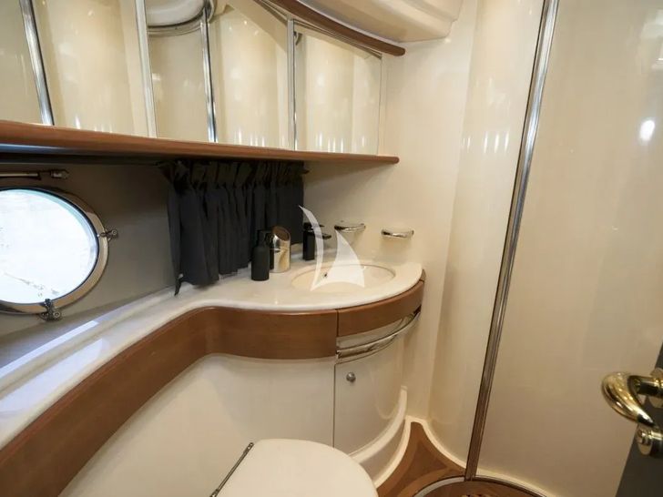 MEDUSA Azimut 68 - VIP cabin bathroom MEDUSA Azimut 68 - VIP cabin bathroom