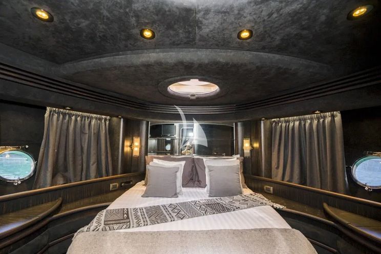 Charter Yacht MEDUSA - Azimut 68 - 4 Cabins - Piraeus - Athens - Mykonos - Paros - Cyclades - Aegean - Greece