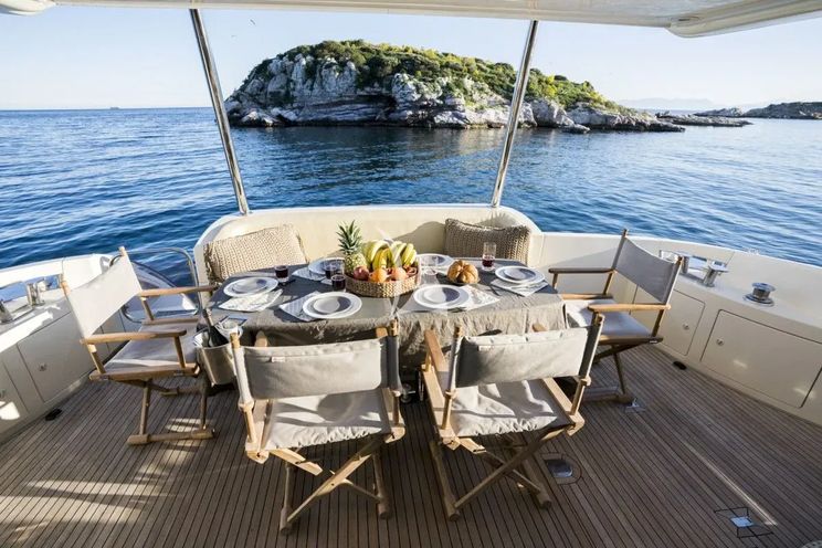 Charter Yacht MEDUSA - Azimut 68 - 4 Cabins - Piraeus - Athens - Mykonos - Paros - Cyclades - Aegean - Greece