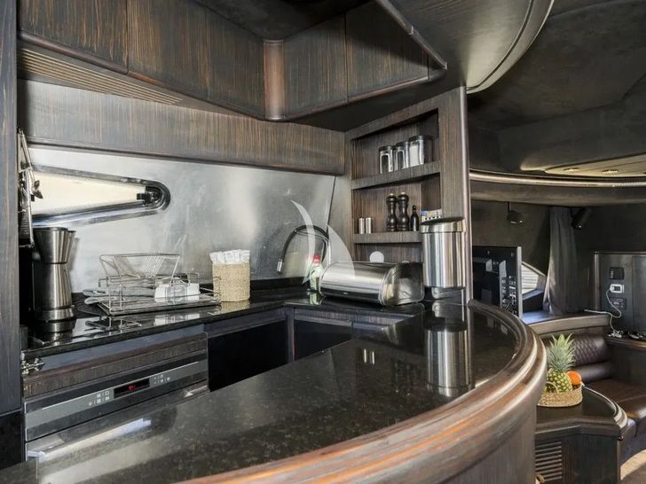 MEDUSA Azimut 68 - galley MEDUSA Azimut 68 - galley