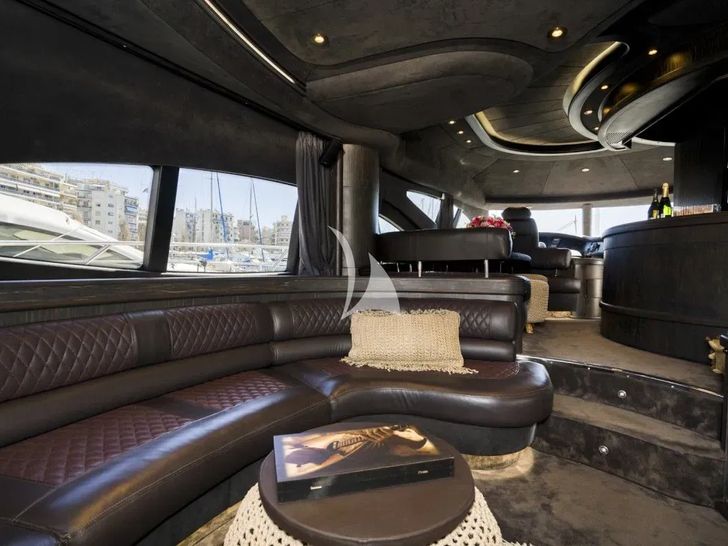 MEDUSA Azimut 68 - saloon seating MEDUSA Azimut 68 - saloon seating