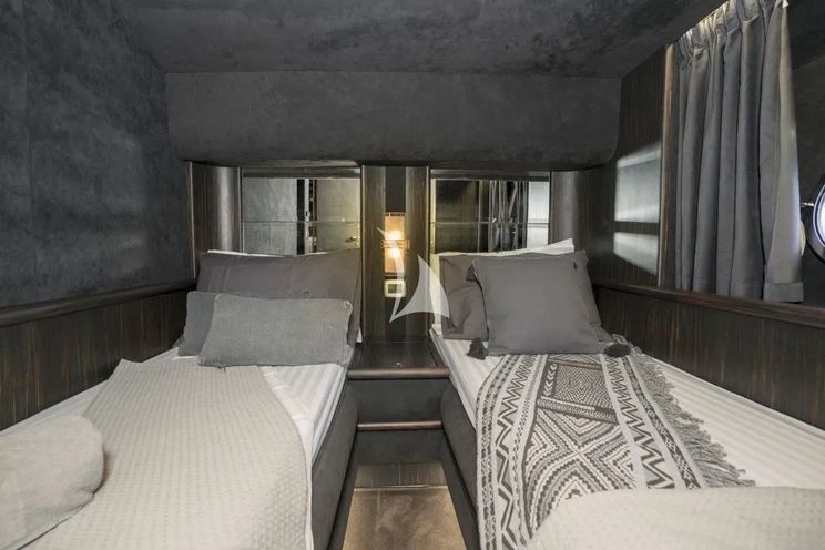 Charter Yacht MEDUSA - Azimut 68 - 4 Cabins - Piraeus - Athens - Mykonos - Paros - Cyclades - Aegean - Greece