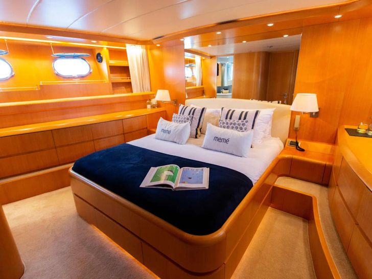 MEME Maiora 24m - VIP cabin MEME Maiora 24m - VIP cabin