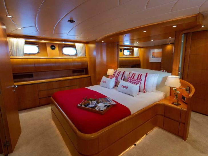 MEME Maiora 24m - master cabin bed MEME Maiora 24m - master cabin bed