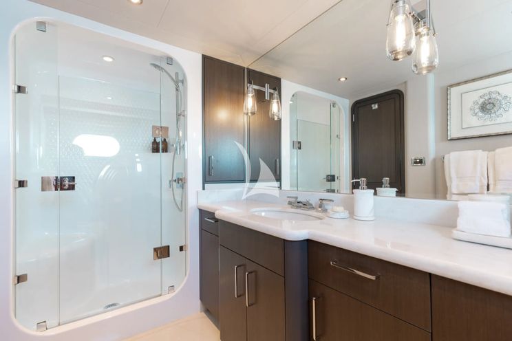 Charter Yacht MEMENTO VIVERE - Westport 130 - 5 Cabins - 2021 - Nassau - Staniel Cay - Exumas - Bahamas