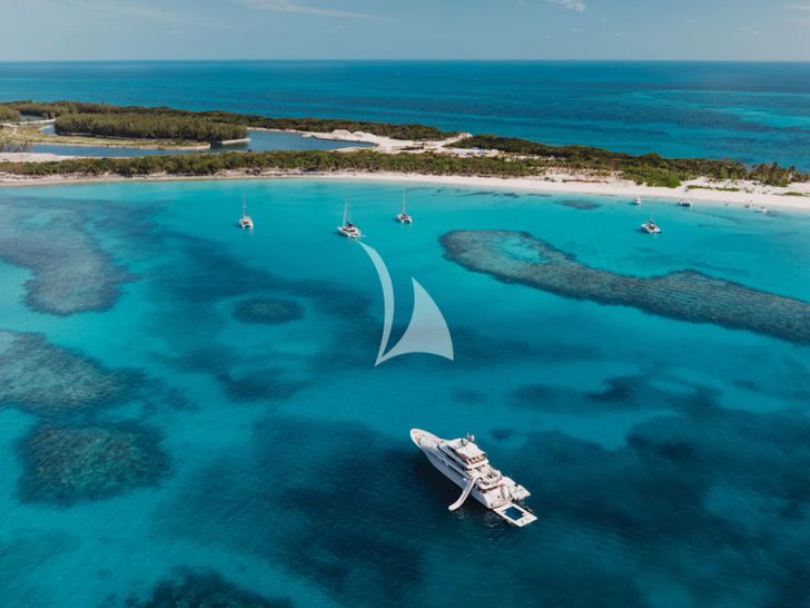 MEMENTO VIVERE Westport 130 - aerial shot anchored MEMENTO VIVERE Westport 130 - aerial shot anchored