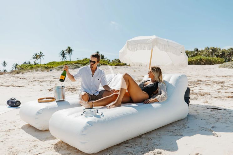 Charter Yacht MEMENTO VIVERE - Westport 130 - 5 Cabins - 2021 - Nassau - Staniel Cay - Exumas - Bahamas