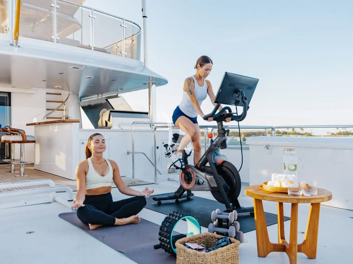 MEMENTO VIVERE Westport 130 - guests exercising MEMENTO VIVERE Westport 130 - guests exercising