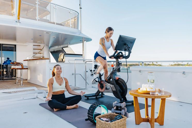 Charter Yacht MEMENTO VIVERE - Westport 130 - 5 Cabins - 2021 - Nassau - Staniel Cay - Exumas - Bahamas