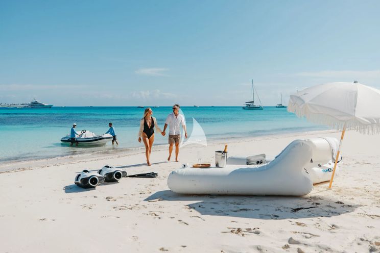 Charter Yacht MEMENTO VIVERE - Westport 130 - 5 Cabins - 2021 - Nassau - Staniel Cay - Exumas - Bahamas