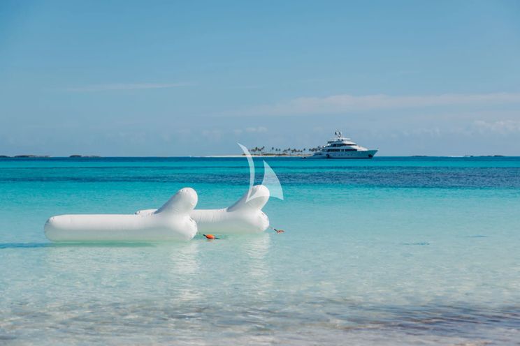 Charter Yacht MEMENTO VIVERE - Westport 130 - 5 Cabins - 2021 - Nassau - Staniel Cay - Exumas - Bahamas