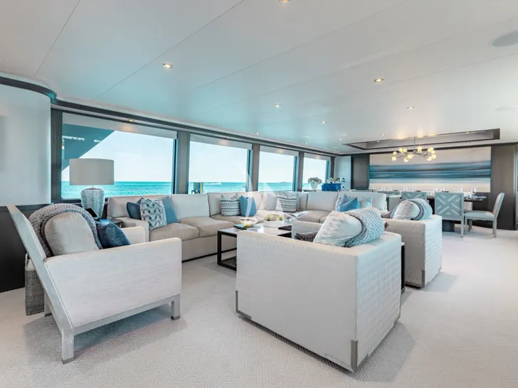 MEMENTO VIVERE Westport 130 - main saloon MEMENTO VIVERE Westport 130 - main saloon