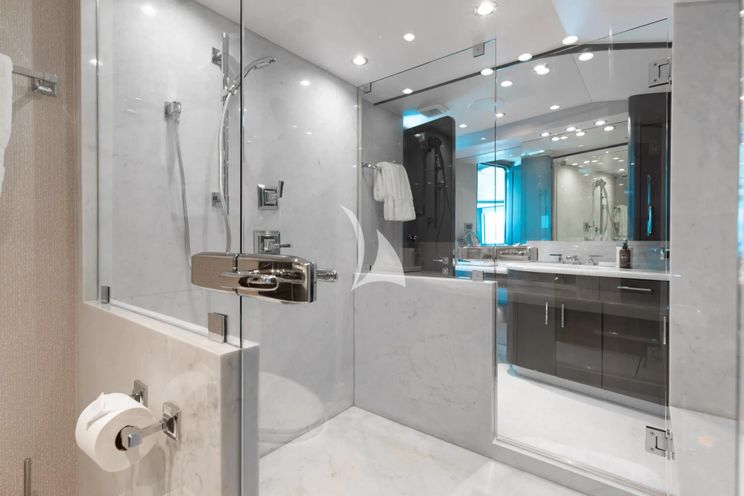 Charter Yacht MEMENTO VIVERE - Westport 130 - 5 Cabins - 2021 - Nassau - Staniel Cay - Exumas - Bahamas