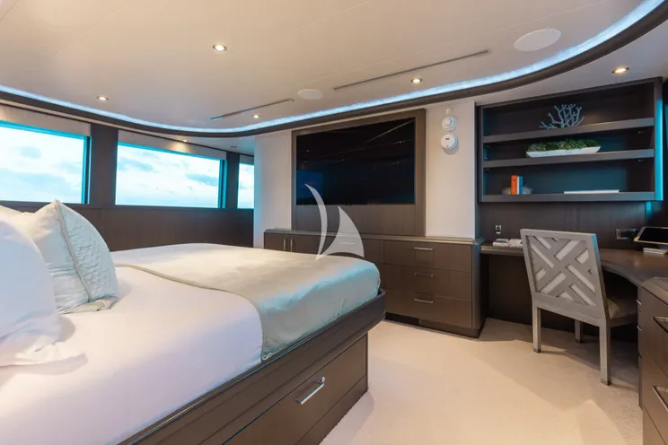 Charter Yacht MEMENTO VIVERE - Westport 130 - 5 Cabins - 2021 - Nassau - Staniel Cay - Exumas - Bahamas