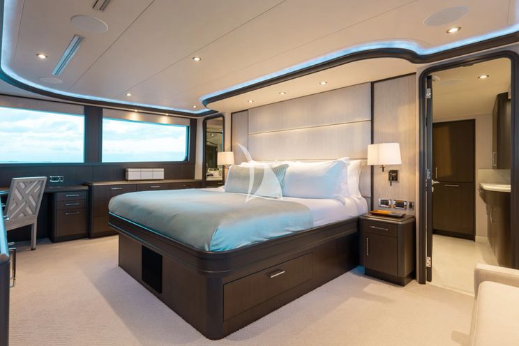 Charter Yacht MEMENTO VIVERE - Westport 130 - 5 Cabins - 2021 - Nassau - Staniel Cay - Exumas - Bahamas