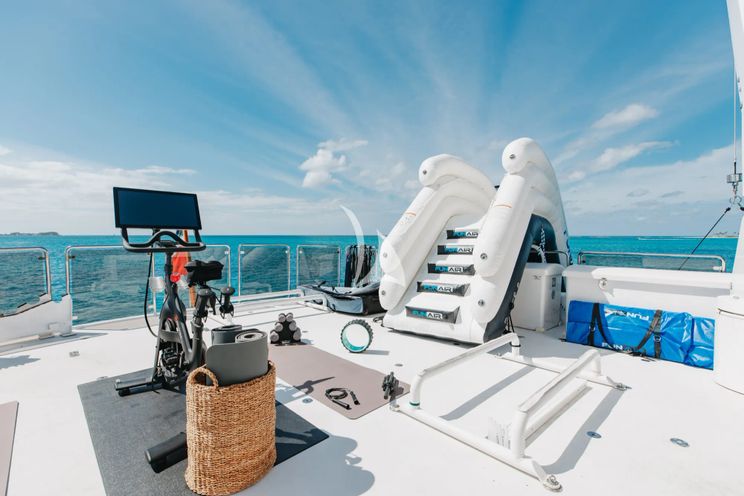 Charter Yacht MEMENTO VIVERE - Westport 130 - 5 Cabins - 2021 - Nassau - Staniel Cay - Exumas - Bahamas