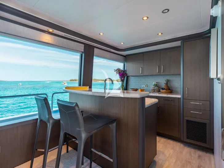 MEMENTO VIVERE Westport 130 - sky lounge bar MEMENTO VIVERE Westport 130 - sky lounge bar