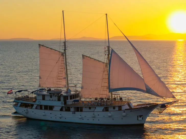 MENDULA Custom Sailing Yacht 41m - main profile MENDULA Custom Sailing Yacht 41m - main profile