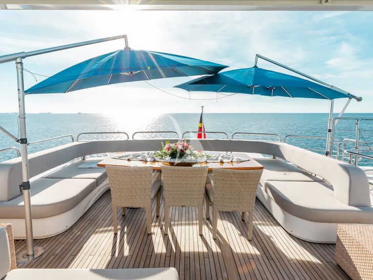 MERCY Sunseeker 121 Yacht - sundeck dining area MERCY Sunseeker 121 Yacht - sundeck dining area