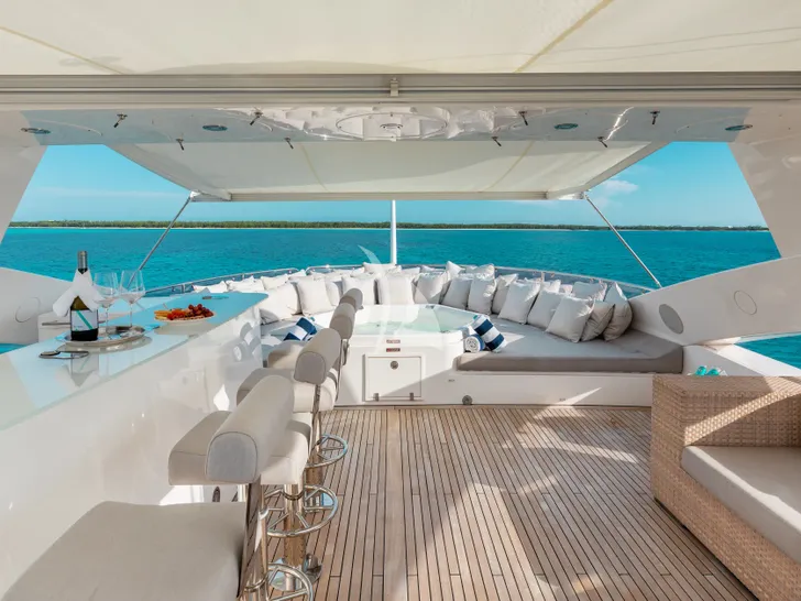 MERCY Sunseeker 121 Yacht - sundeck MERCY Sunseeker 121 Yacht - sundeck