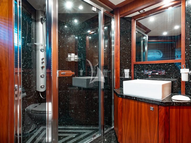 MERCY Sunseeker 121 Yacht - twin cabin 1 bathroom MERCY Sunseeker 121 Yacht - twin cabin 1 bathroom